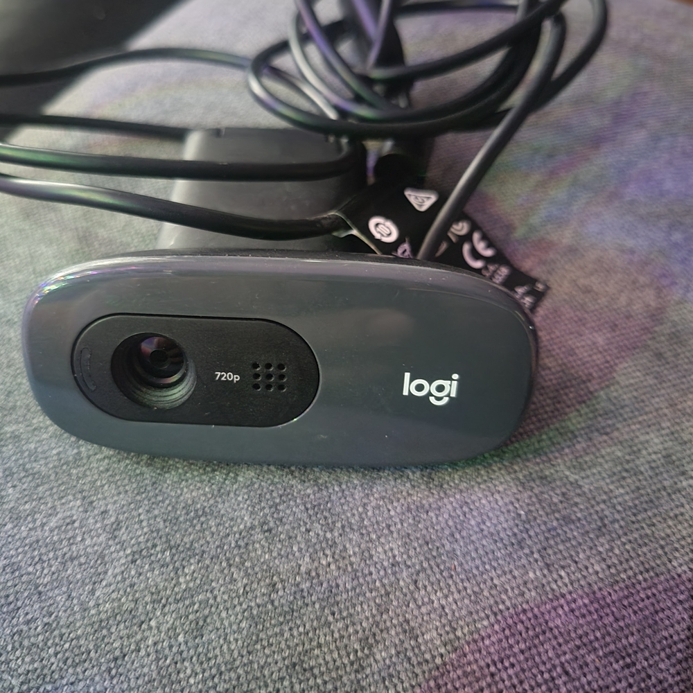 Logitech Gray Webcam 720p - Picture 3 of 5